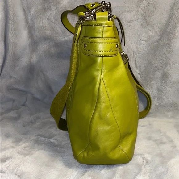 COACH F 23937 Pistachio Green Leather Shoulder Bag With Crossbody Strap - Picture 4 of 12